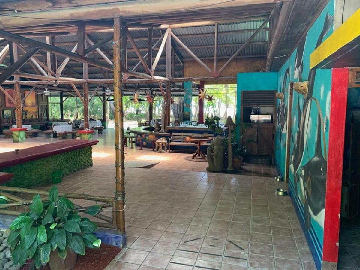 Hotel Roca Verde Beachfront 蓬塔雷纳斯 外观 照片